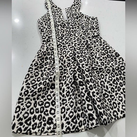 W118 By Walter Baker Reba Dress
SIZE MEDIUM - Picture 15 of 15